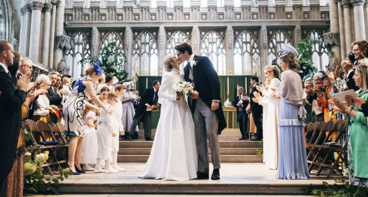 Imaginea articolului Cântăreaţa Ellie Goulding s-a căsătorit! La ceremonia impozantă au fost invitaţi Katy Perry, Orlando Bloom, dar şi Sienna Miller | FOTO, VIDEO