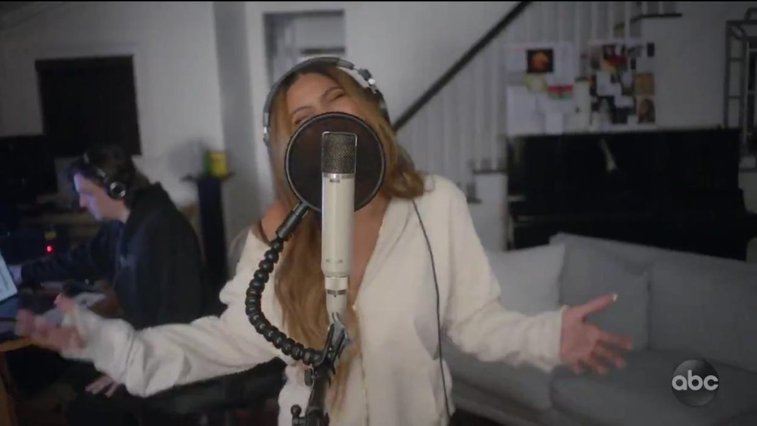 Imaginea articolului Cântăreaţa Beyoncé va lansa documentarul "Making the Gift"
