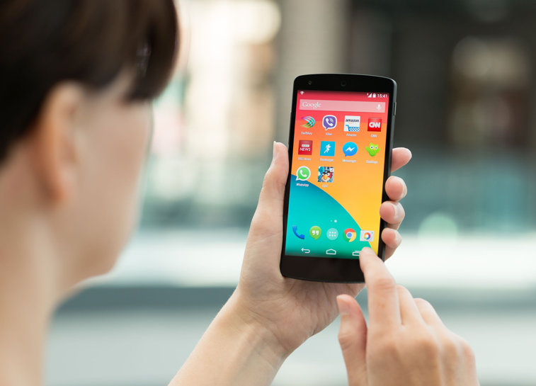 Imaginea articolului Studiu: Aplicaţiile preinstalate de pe telefoanele Android ieftine sunt pline de vulnerabilităţi / Situaţie îngrijorătoare în cazul Samsung