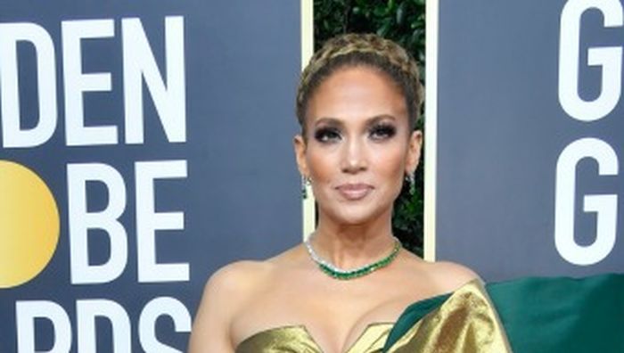 Imaginea articolului Rochia lui Jennifer Lopez la Globurile de Aur a devenit atracţia internetului. Personajul biblic cu care a fost asemănată artista