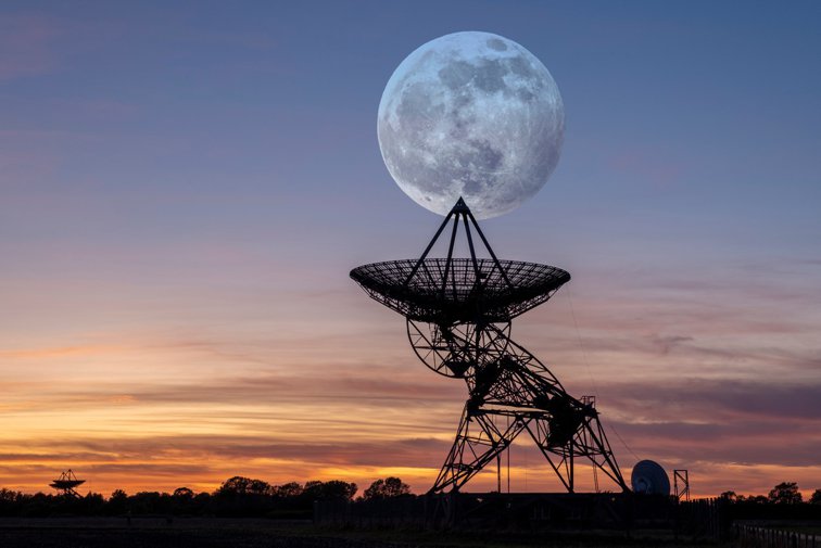 Imaginea articolului Oamenii de ştiinţă, uluiţi de semnale radio trimise din spaţiu la fiecare 16 zile. De unde ar proveni