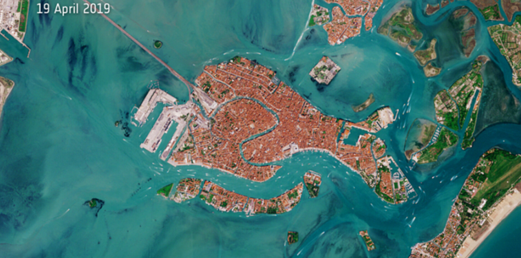 Imaginea articolului Cum se vede epidemia din spaţiu: Veneţia fără gondole
