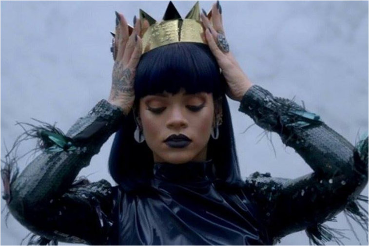 Imaginea articolului Când mulţi au coronavirus, Rihanna are coroana averii. A devenit cea mai bogată cântăreaţă din Marea Britanie
