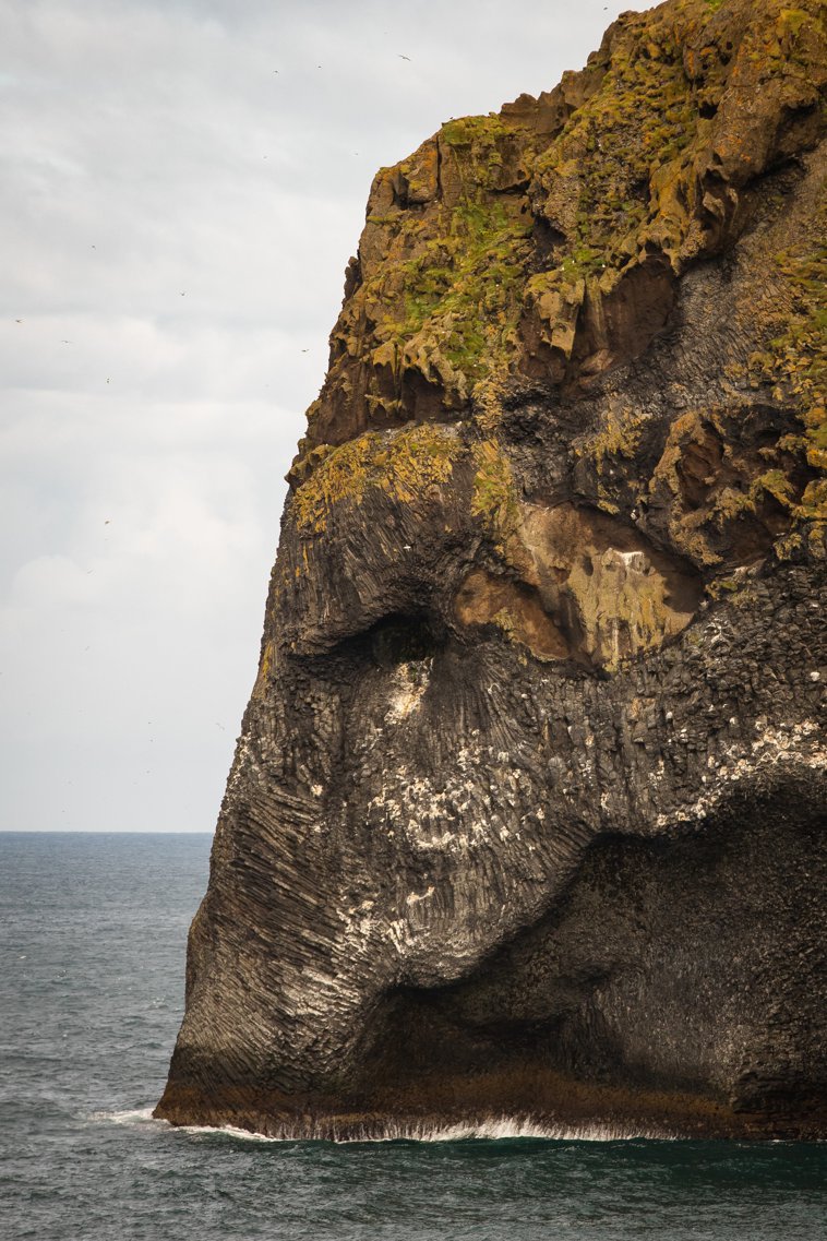 Imaginea articolului O stâncă din Islanda are forma unui elefant gigant. Formaţiunea geologică a devenit virală pe Twitter