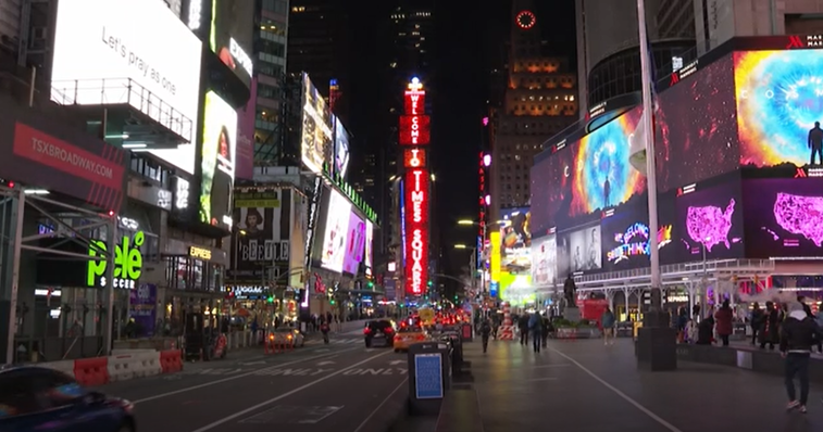 Imaginea articolului Tradiţia Globului din Times Square se respectă şi anul acesta. Pregătirile pentru spectacolul de Revelion sunt în toi
