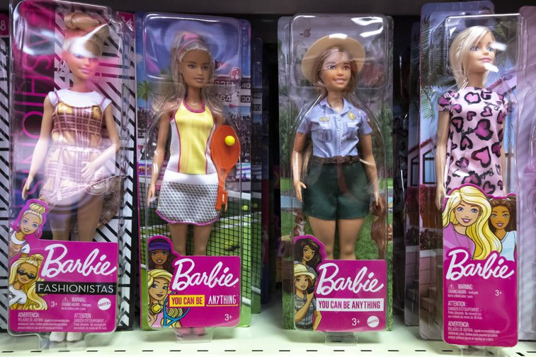 Imaginea articolului Femeia care a creat-o pe Barbie, cea mai cunoscută păpuşă din lume 