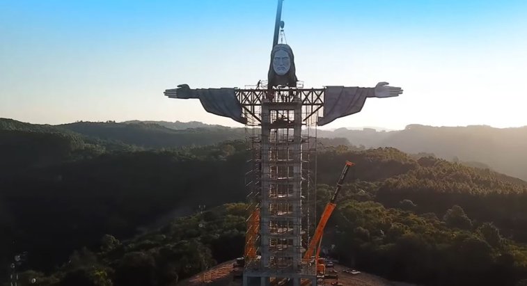 Imaginea articolului A treia cea mai înaltă statuie a lui Hristos se construieşte în Brazilia. Va fi mai mare decât cea din Rio