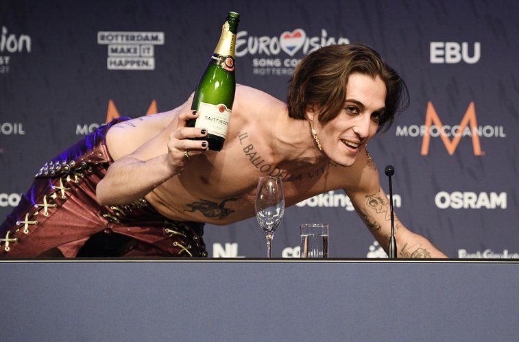 Imaginea articolului Scandal cu substanţe interzise la Eurovision 2021. Controverse după victoria Italiei: solistul trupei Maneskin neagă acuzaţiile