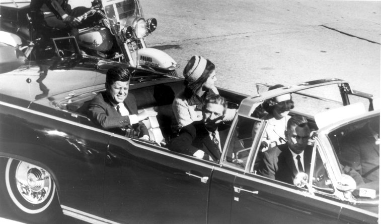Imaginea articolului Documente din cadrul anchetei privind asasinatul preşedintelui John F. Kennedy au fost date publicităţii. Numărul de materiale desecretizate este impresionant