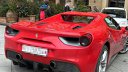 Imaginea articolului Turist american, amendat pentru că a intrat cu maşina Ferrari într-o celebră piaţă din Florenţa