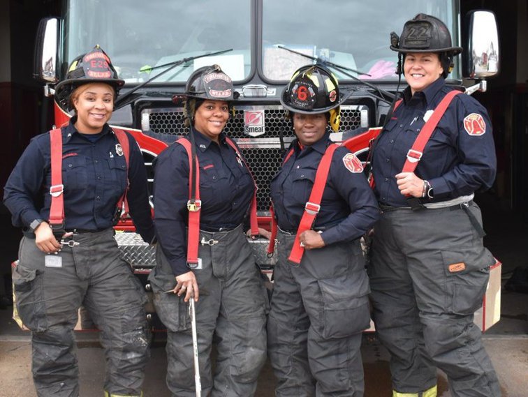 Imaginea articolului Echipa de pompieri formată doar din femei: „Când sună alarma, ne unim şi ne facem treaba!”