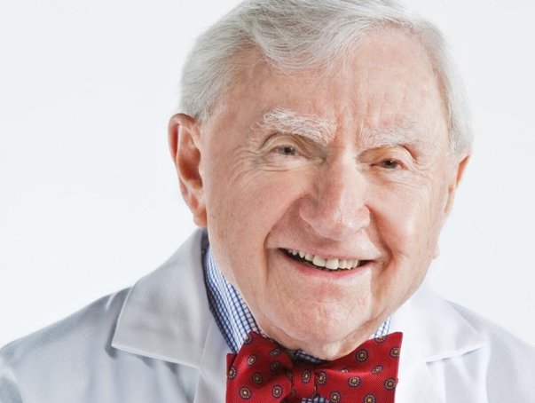 Imaginea articolului Un neurolog de 101 ani împărtăşeşte 4 secrete ale unei vieţi lungi şi fericite