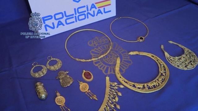 Imaginea articolului Bijuterii antice de aur de peste 60 de milioane de euro, furate din Ucraina, au fost confiscate în Spania 