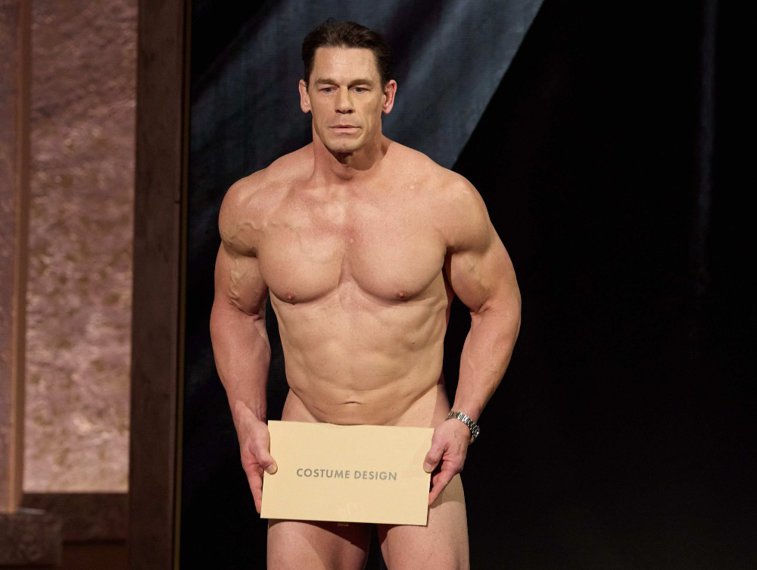 Imaginea articolului John Cena a apărut complet dezbrăcat pe scena premiilor Oscar. Explicaţia momentului 