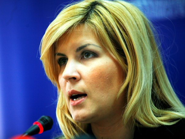 Imaginea articolului Hunedoara: Elena Udrea nu va mai primi titlul de cetăţean de onoare al municipiului Vulcan