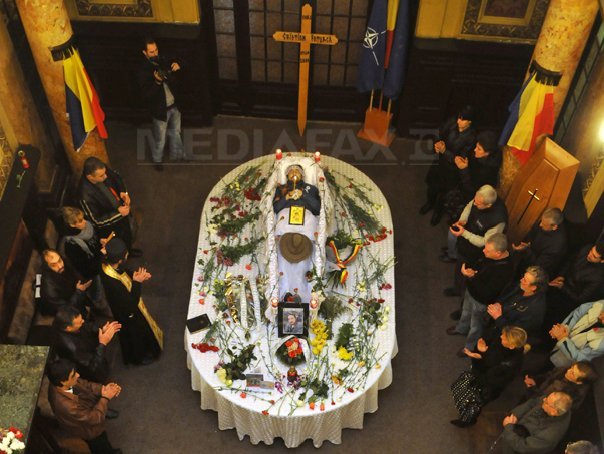 Imaginea articolului Cristi Paţurcă, înmormântat la Bellu în prezenţa foştilor colegi din Piaţa Universităţii