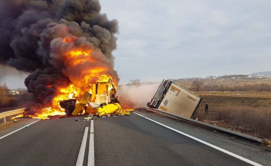 Imaginea articolului Two Lorry Drivers Dead Following Collision In Caras-Severin County