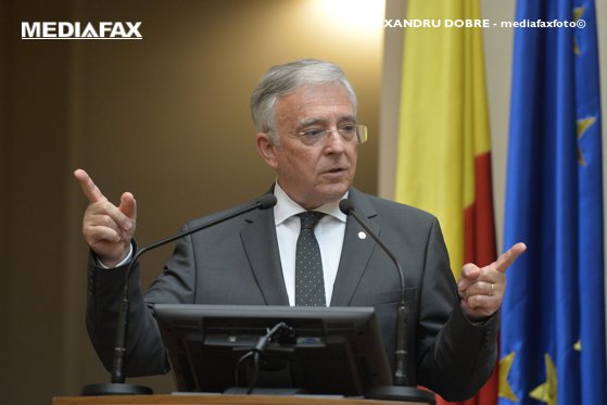 Imaginea articolului Isarescu Says Bank Tax Is an Attack on Central Bank Independence