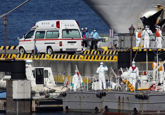 Imaginea articolului MAE: 17 Romanians are aboard the cruise ship which is in quarantine in Japan