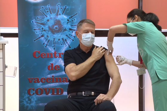Imaginea articolului President Klaus Iohannis has received the first vaccine dose