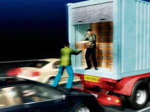 Imaginea articolului Six Romanians Arrested For Robbing Moving Trucks