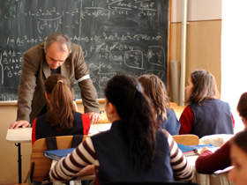 Imaginea articolului Romanian Social Democrats Urge President To OK Teacher Salary Hikes