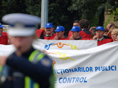 Imaginea articolului All Romanian Public Sector Employees Demand 50% Wage Hikes, Threaten Street Actions