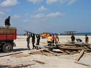 Imaginea articolului Romanian Authorities Pull Down Illegal Constructions In Mamaia Seaside Resort