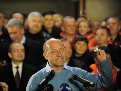 Imaginea articolului Romanian Democrat Liberal VP: Basescu – 50.33%, Geoana- 49.67% After Counts In All Polls