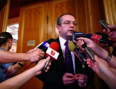 Imaginea articolului Romania PM Urges Ministers To Cut High Bonuses, Threatens To Sack Defiers