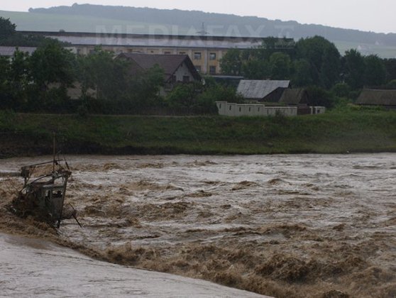 Imaginea articolului River Dam Collapse In NE Romania Prompts Evacuation Of Nearby Village