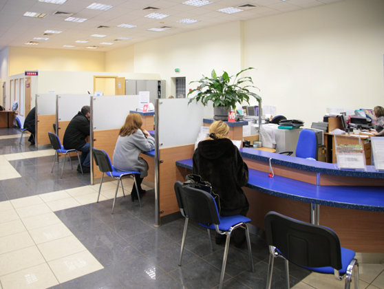 Imaginea articolului Three Quarters Of Romanians Avoid Interacting With Banks - Poll