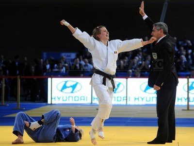 Imaginea articolului Romanian Judoka Alina Dumitru Wins Gold At European Judo Championships