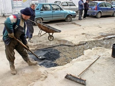Imaginea articolului Romanian Antitrust Body Probes 11 Cos Suspected Of Rigging Bids For Road Works In Bucharest