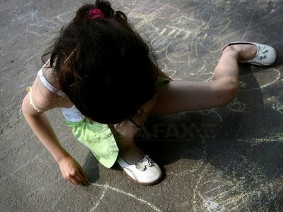Imaginea articolului Romanians Living Abroad May Start Procedures To Adopt Romanian Children