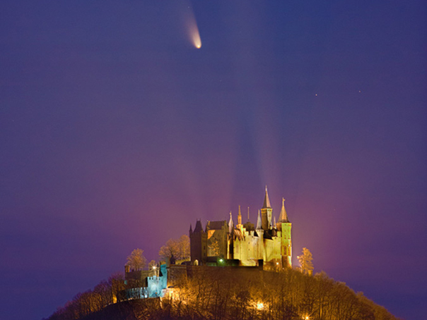 Imaginea articolului IMAGINE SPECTACULOASĂ: Cometa Panstarrs, surprinsă într-un cadru inedit demn de Walt Disney - FOTO 
