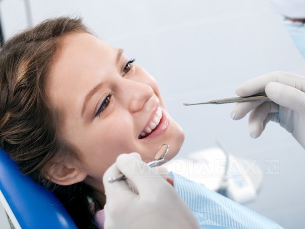 Imaginea articolului Românii nu mai vin la stomatolog pentru extracţii, iar aparatul dentar a devenit accesoriu