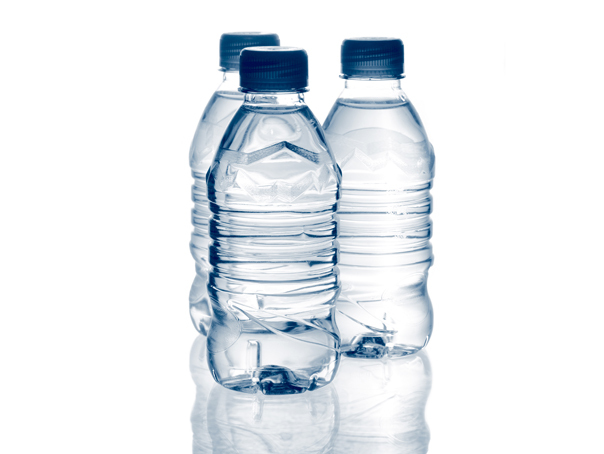 Imaginea articolului Ce trebuie să ştii despre sticlele de plastic pe care le cumperi din magazin