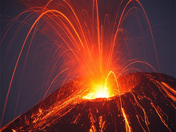 Imaginea articolului IMAGINI surprinzătoare: Un vulcan a erupt pentru prima dată în 110 ani - FOTO