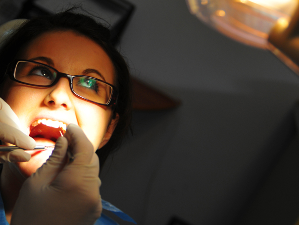 Imaginea articolului Tratamentul revoluţionar care repară şi regenerează dinţii, fără durere