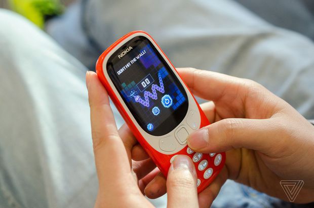 Imaginea articolului Fanii Nokia sunt surprinşi NEPLĂCUT. Cu cât se va vinde Nokia 3310 în magazine