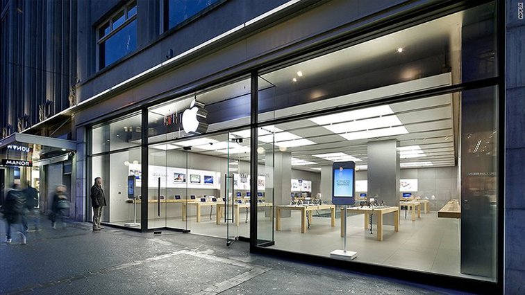Imaginea articolului Un magazin Apple din Zurich a fost evacuat după ce o baterie de telefon s-a supraîncălzit şi a rănit un angajat