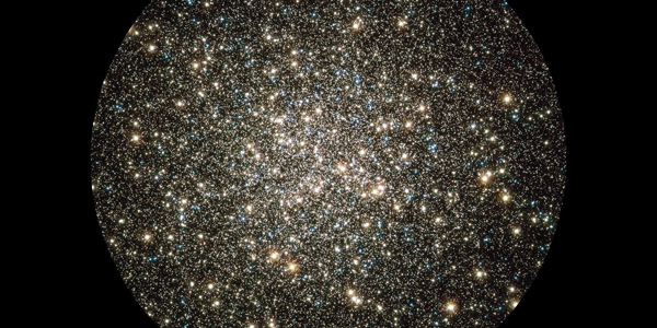 Clusterul globular M13 din constelaţia Hercules