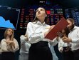 Bursa de la Bucureşti închide în scădere cu 2,5% şedinţa de luni, când investitorii au vândut aproape în linie. Evoluţii mixte pe plan extern
