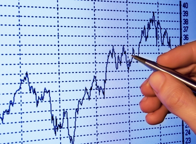 Şedinţă volatilă miercuri la Bursa de Valori, cu dinamici mixte pe indici şi un BET în relativă stagnare la final de zi. Creşteri de 2% la BRD şi Digi. Broker: se tranzacţionează emoţional