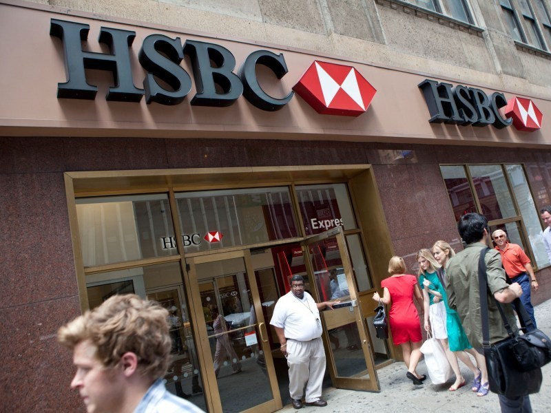 Gigantul bancar HSBC vrea să concedieze 10.000 de angajaţi, în una dintre cele mai ambiţioase încercări de reducere de costuri