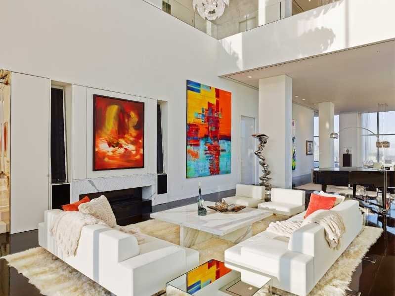 O echipă de arhitecţi a amenajat timp de patru ani penthouse-ul unui miliardar din New York. Galerie Foto