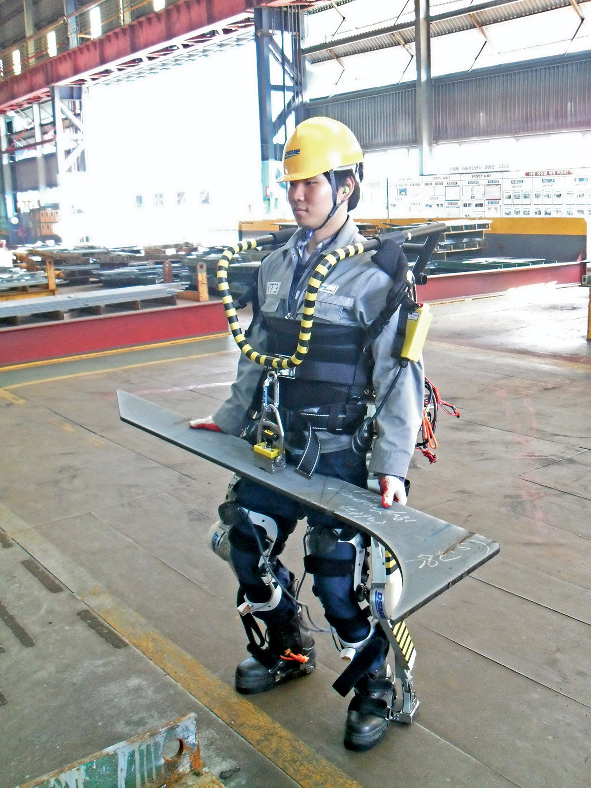 Coreenii care construiesc nave şi în România se pregătesc să-şi doteze muncitorii cu un echipament de lucru revoluţionar