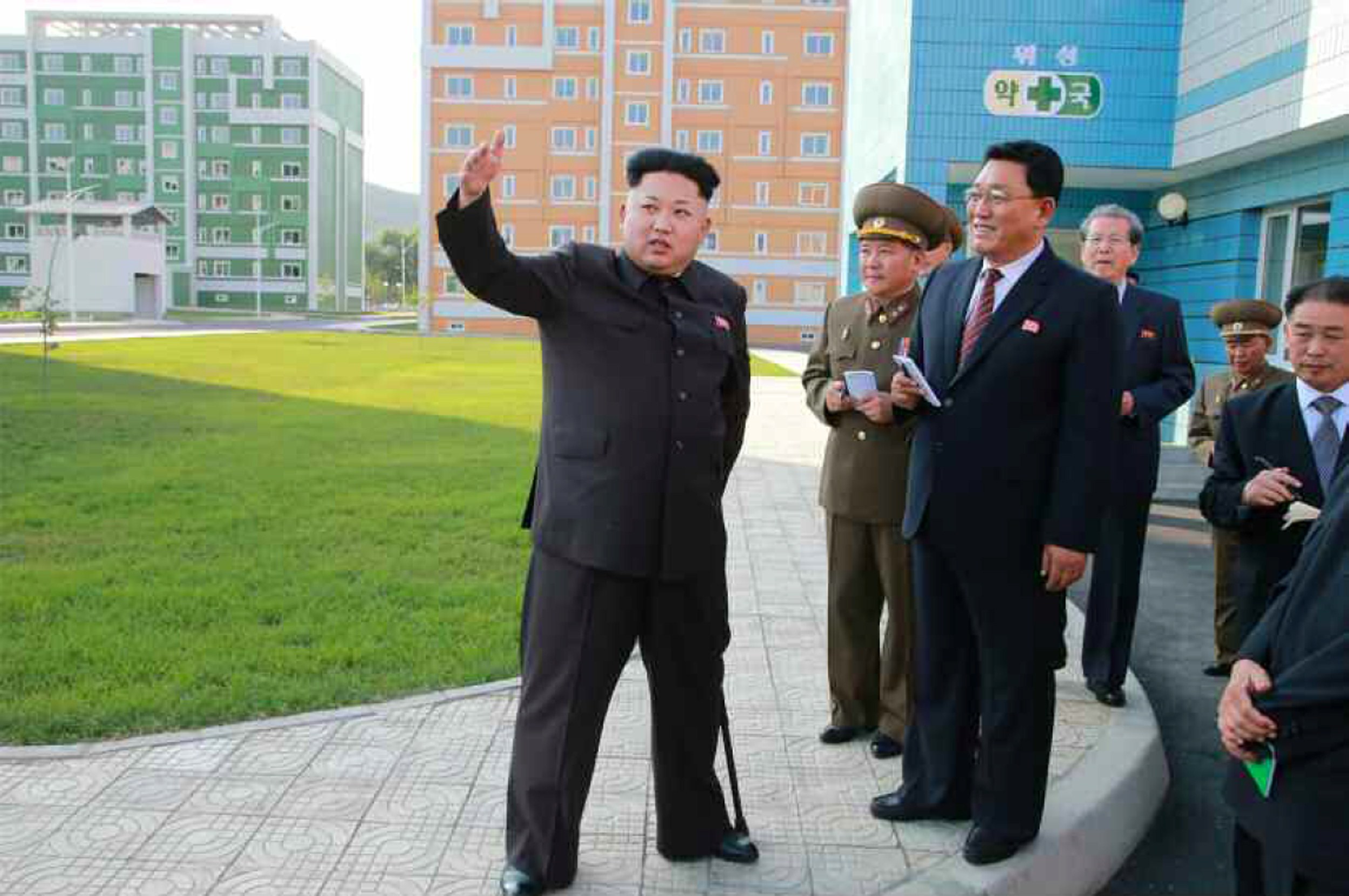 Prima apariţie în public a lui Kim Jong-un după o lună, la Phenian