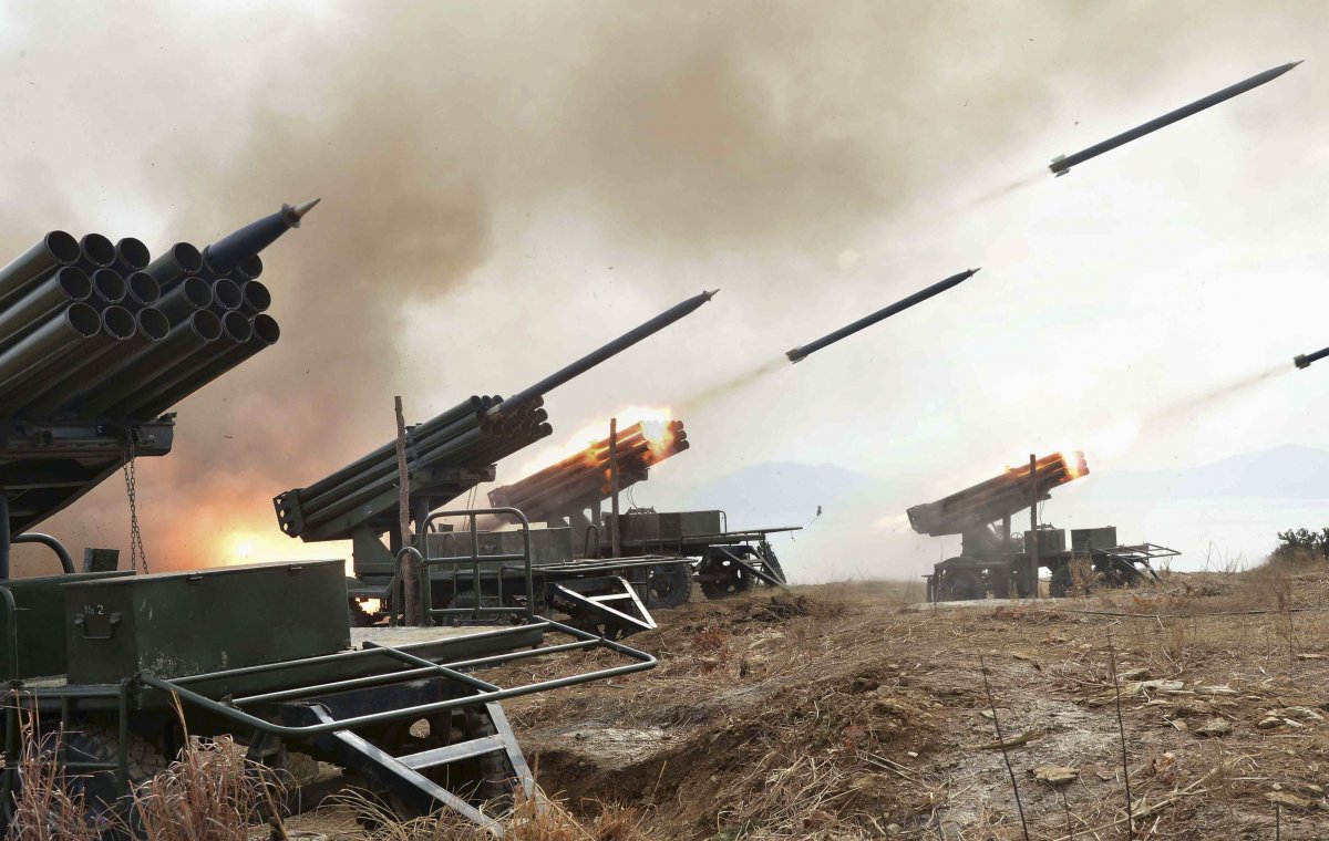 Cele mai impresionante fotografii cu armata Coreei de Nord. Galerie FOTO